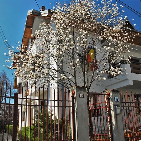 Pension La Noblesse Bukarest Exterior foto