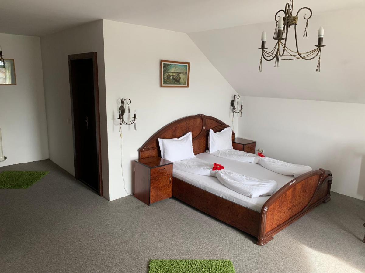 Pension La Noblesse Bukarest Exterior foto